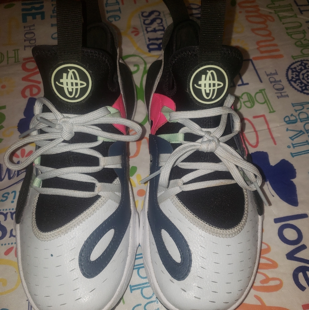 Nike - Picture 2 of 7